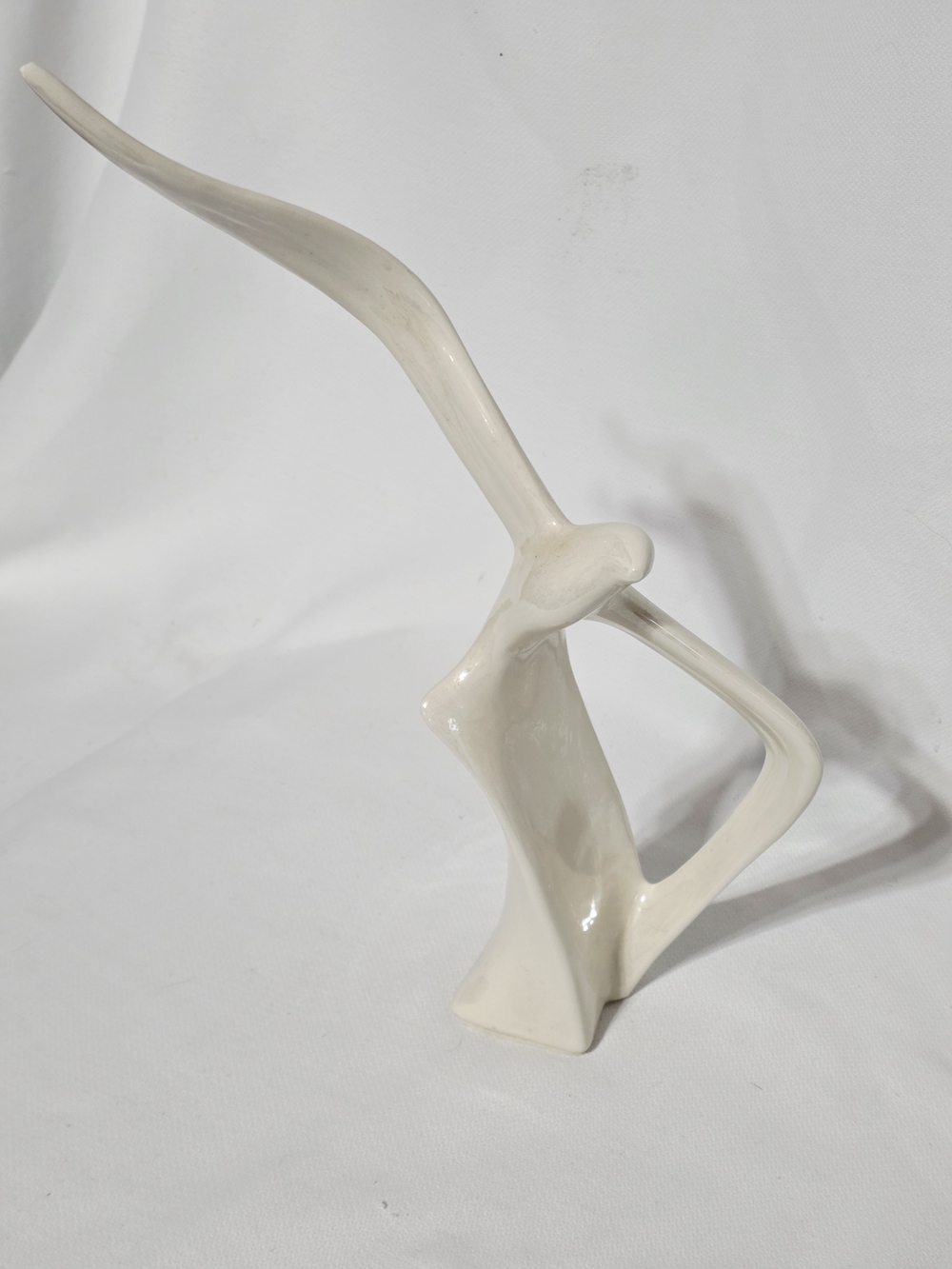 Vintage Mid-Century Modern Ceramic Figurine - Minimalist "Bird in Flight" - Picture 6 of 13